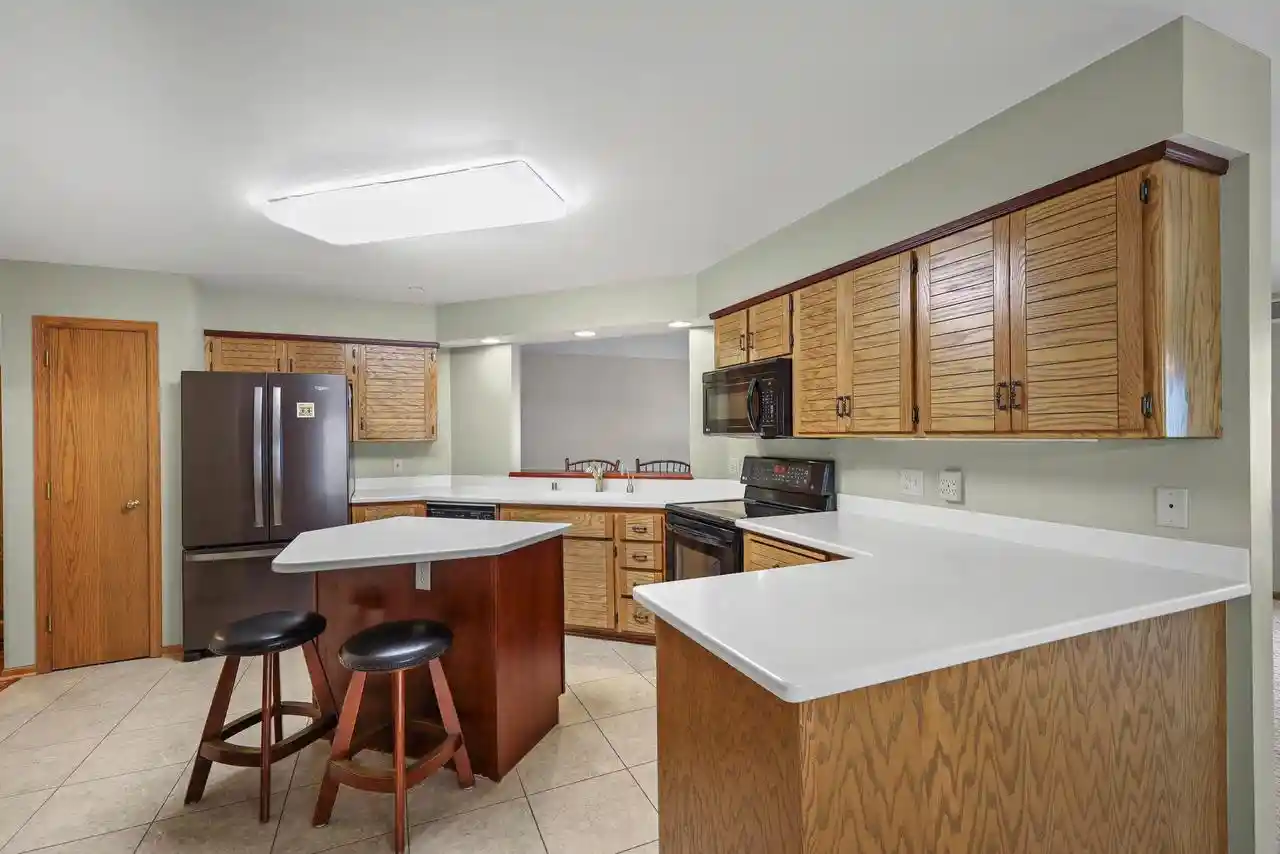2nd image of 4001 Monona Dr Dr #204, Monona, WI 53716 | MLS# 2028951