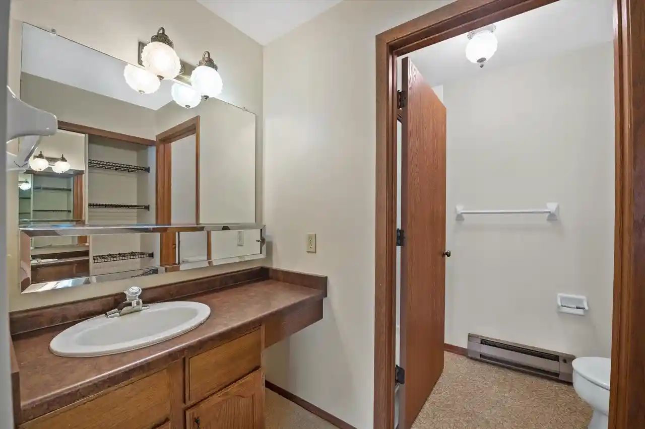 2nd image of W176n9763 Rivercrest Dr Dr, Germantown, WI 53022 | MLS# 1973446