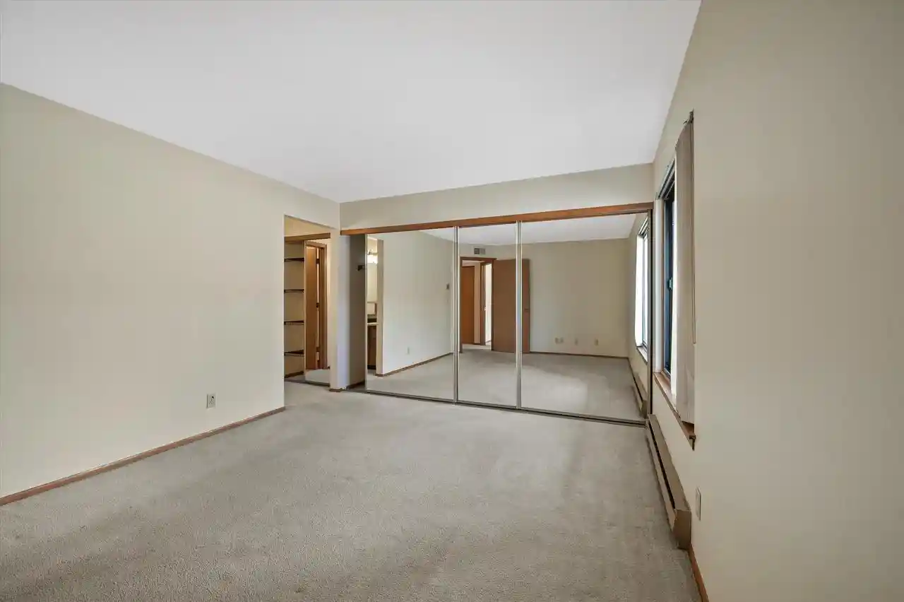 15th image of W176n9763 Rivercrest Dr Dr, Germantown, WI 53022 | MLS# 1973446
