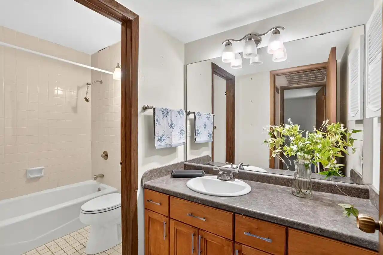 22nd image of 2350 W Good Hope Road Road #254, Glendale, WI 53209 | MLS# 1973451