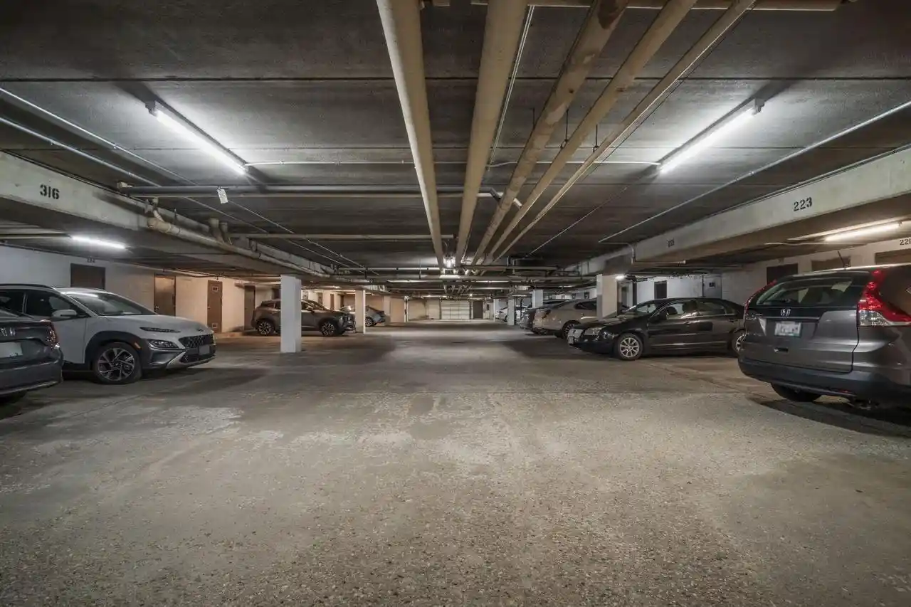 Listing Photo 4 - Condo for sale in building located at 2200 W Good Hope Rd Rd, Glendale, WI 53209 - Unit #317