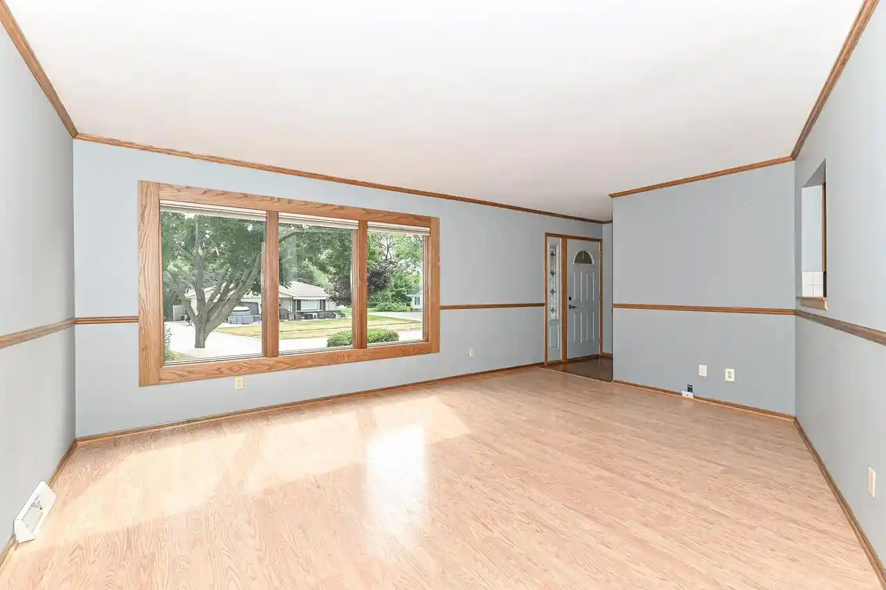 2nd image of 209 Parkview Dr Dr, Burlington, WI 53105 | MLS# 1973452