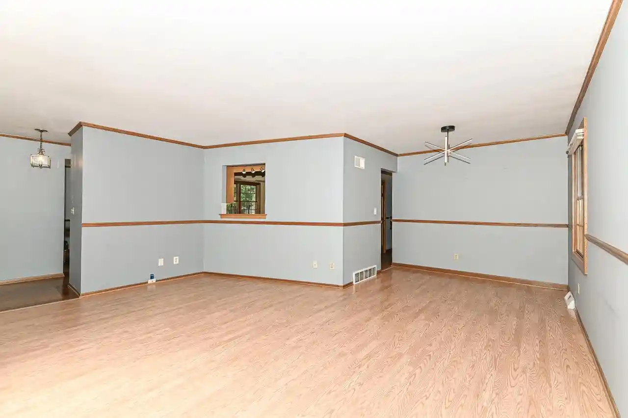 36th image of 209 Parkview Dr Dr, Burlington, WI 53105 | MLS# 1973452