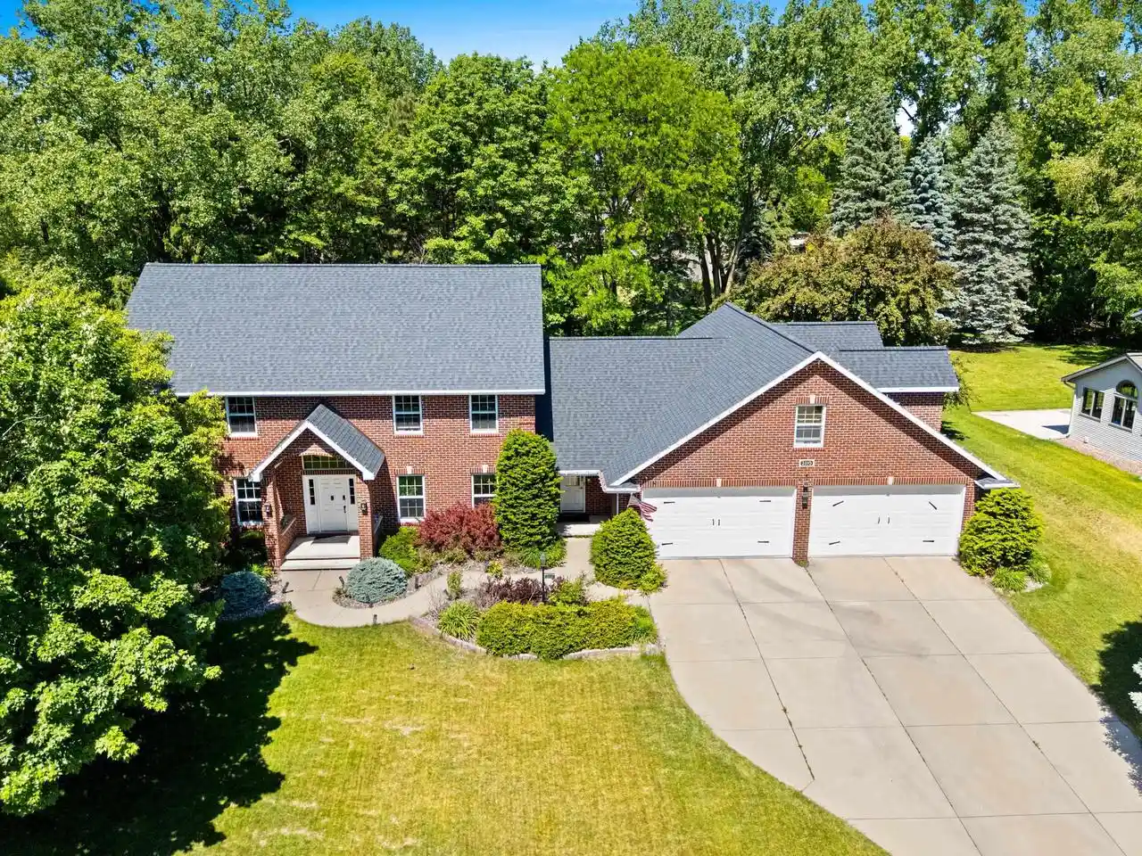 1st image of 2110 Shady Lane Lane, Green Bay, WI 54313 | MLS# 50329818