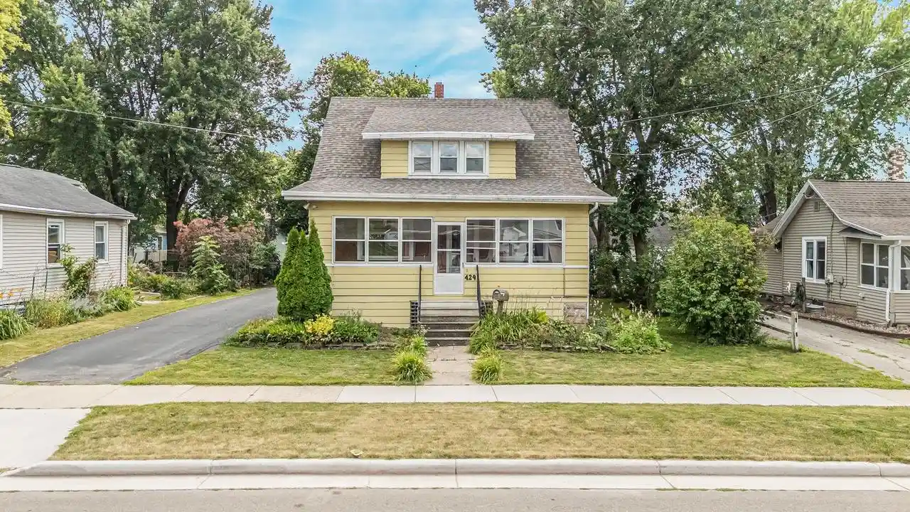 1st image of 429 E Columbian Avenue Avenue, Neenah, WI 54956 | MLS# 50329821