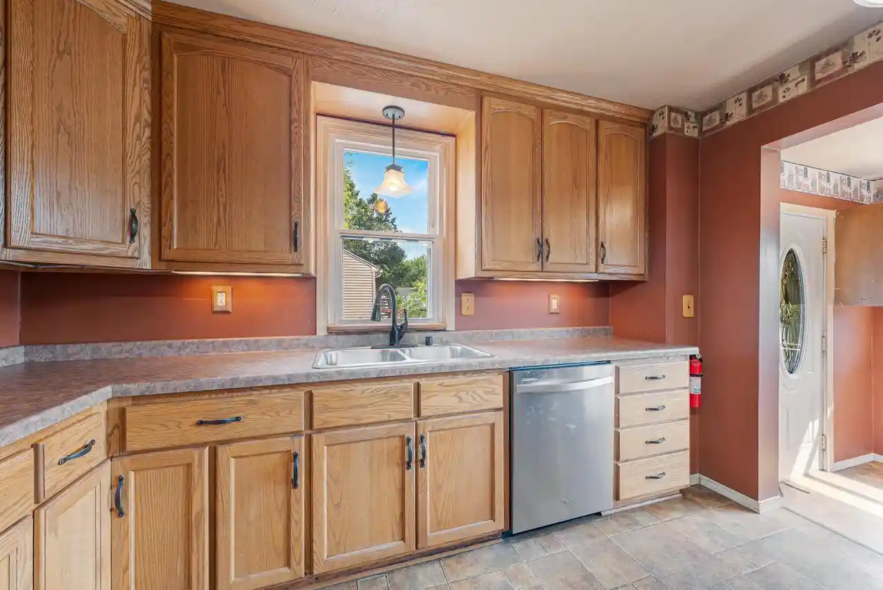 2nd image of 429 E Columbian Avenue Avenue, Neenah, WI 54956 | MLS# 50329821