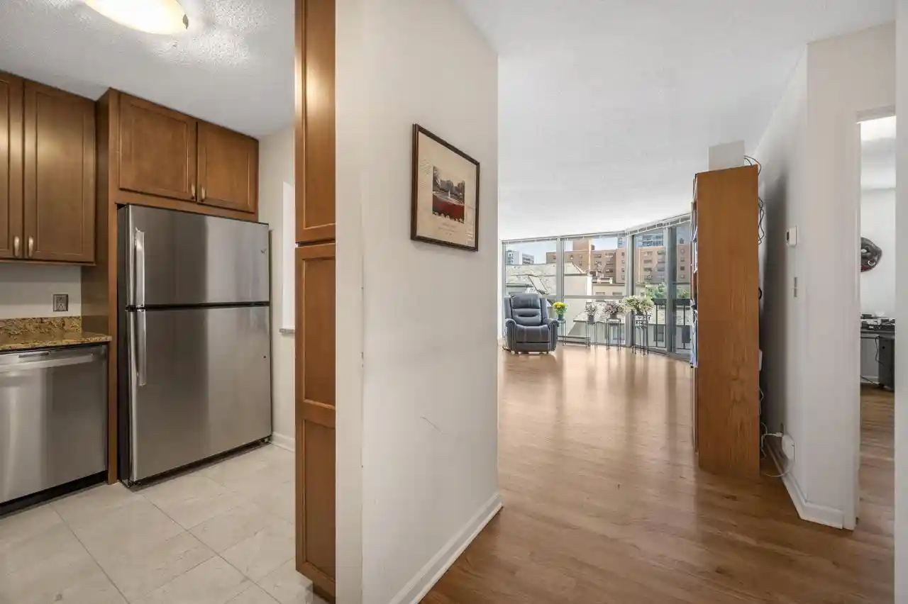 Listing Photo 2 - Condo for sale in building located at 1660 N Prospect Ave Ave, Milwaukee, WI 53202 - Unit #411