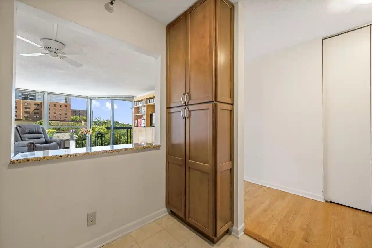 Listing Photo 4 - Condo for sale in building located at 1660 N Prospect Ave Ave, Milwaukee, WI 53202 - Unit #411