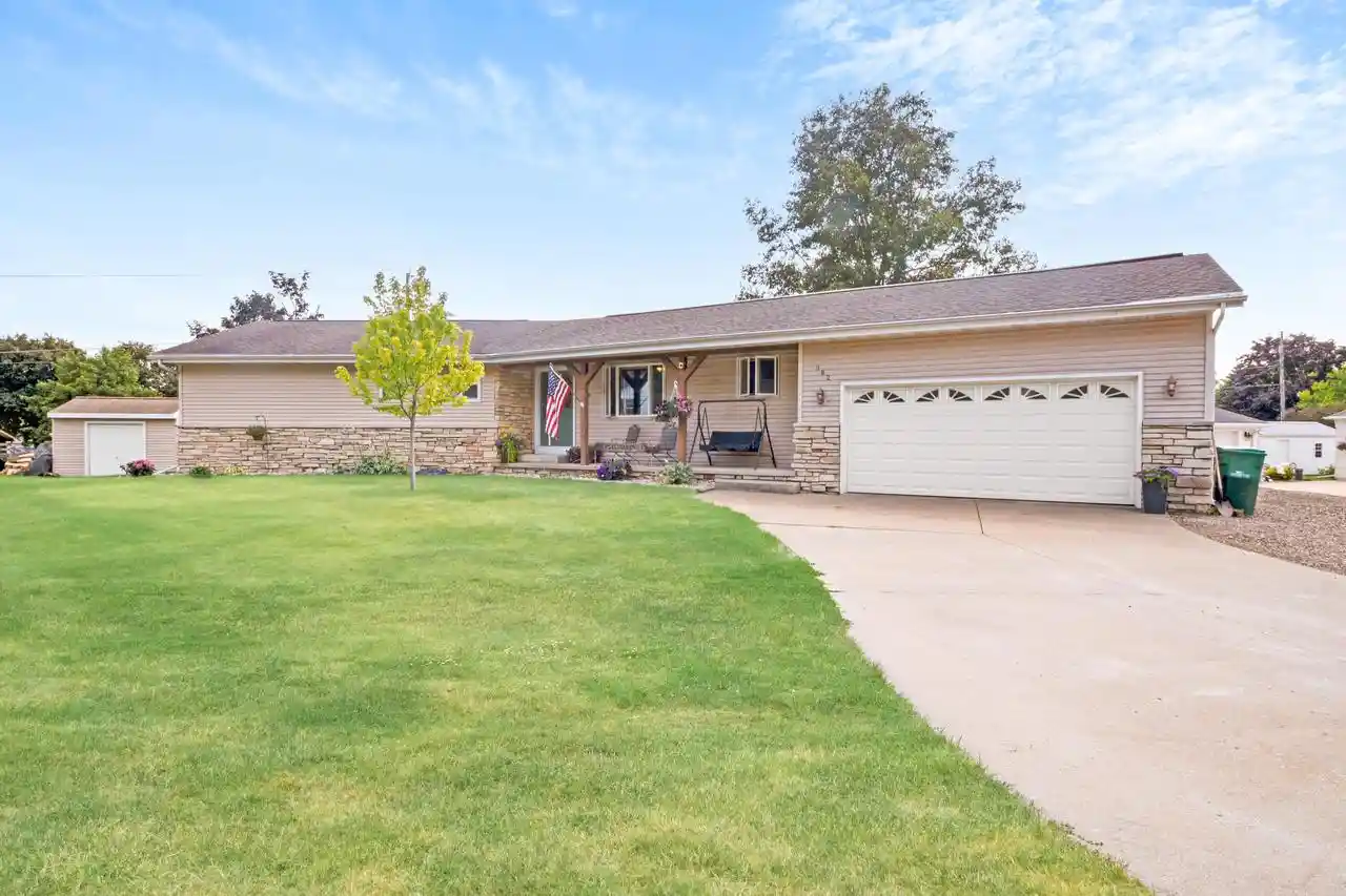 1st image of 982 W Acorn Dr Dr, Lomira, WI 53048 | MLS# 1973464