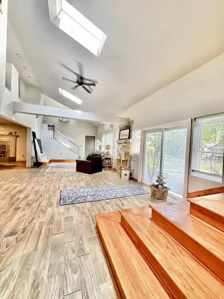 3rd image of 727 E Madison Street Street, Oconomowoc, WI 53066 | MLS# 1973465