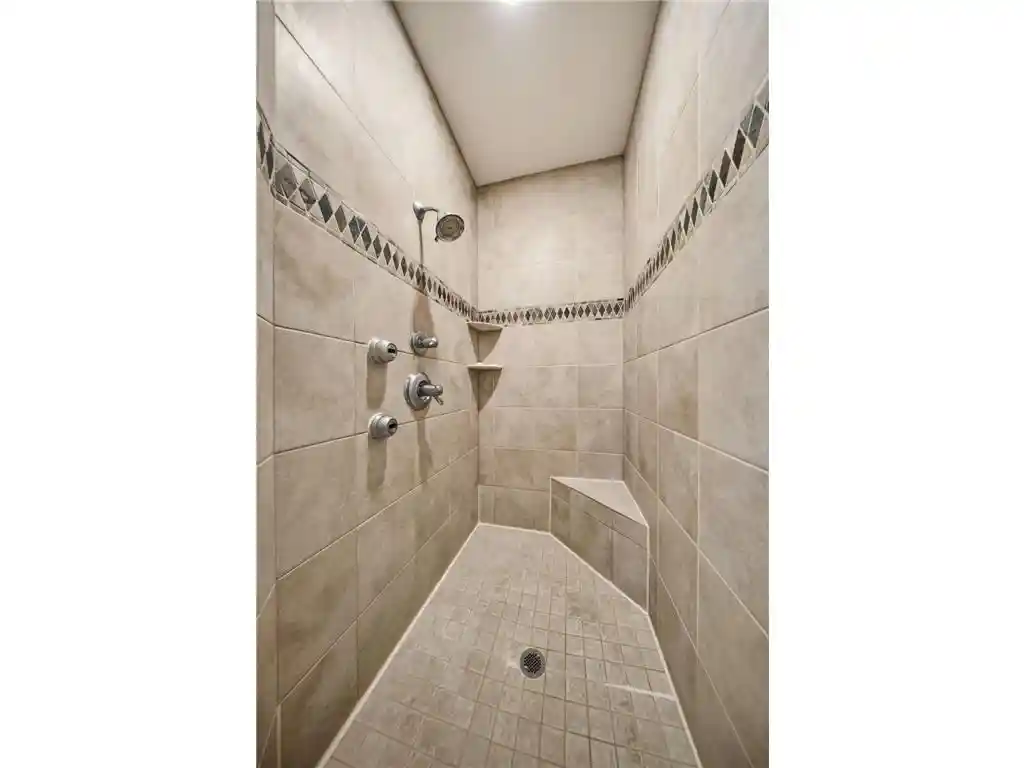 4th image of 905 Highlander Trail Trail, Hudson, WI 54016 | MLS# 7110226