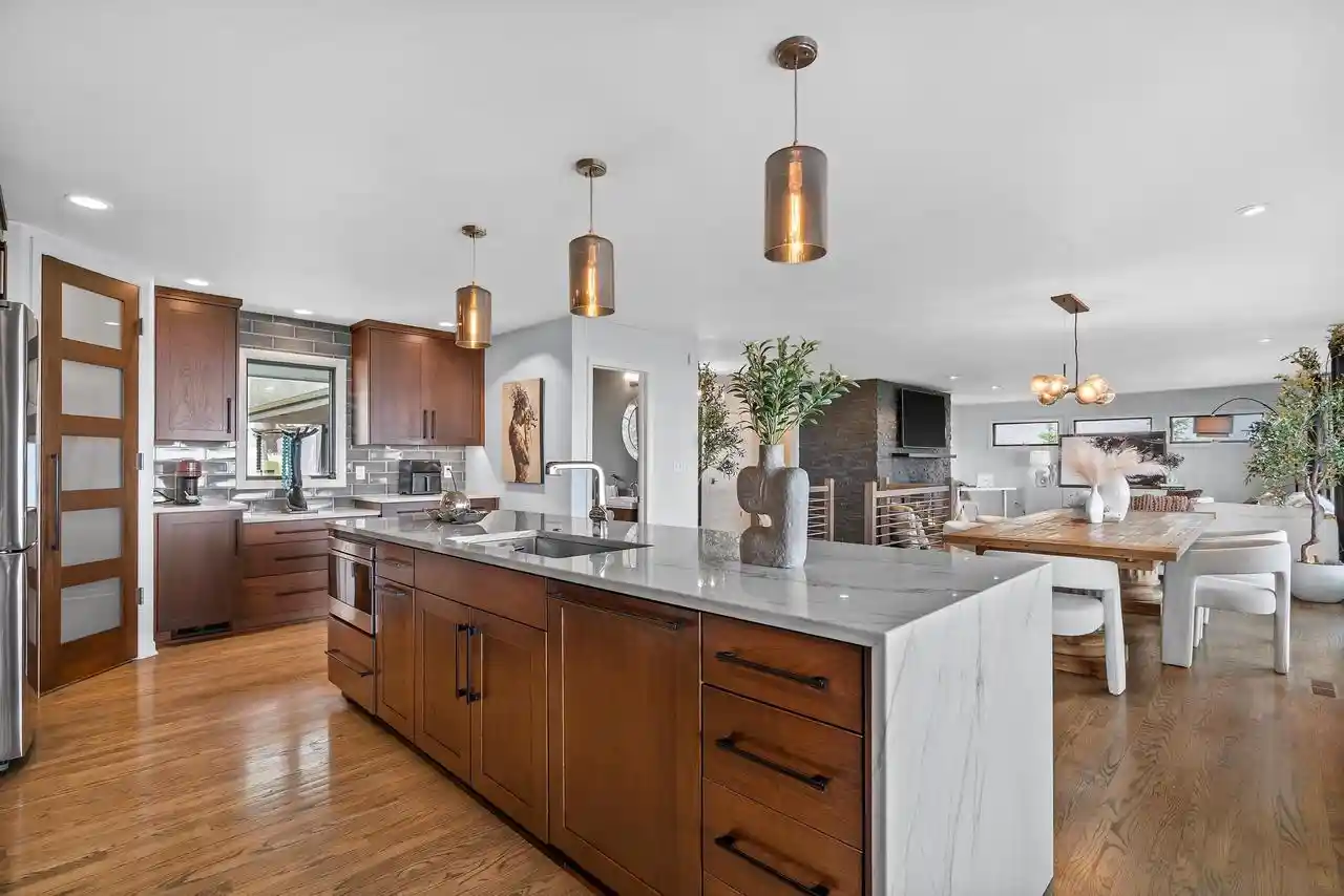 3rd image of 13464 N Lakewood Dr Dr, Mequon, WI 53097 | MLS# 1973470