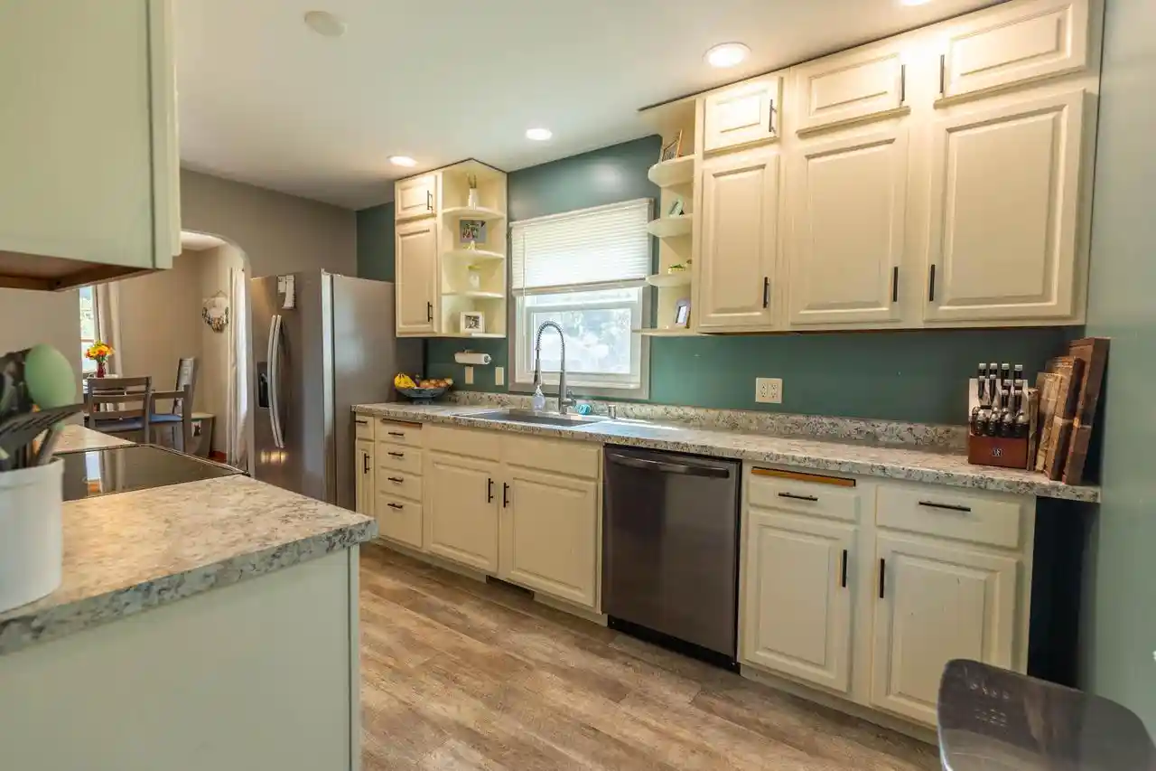 3rd image of 2520 15Th Pl S Pl S, La Crosse, WI 54601 | MLS# 1973472