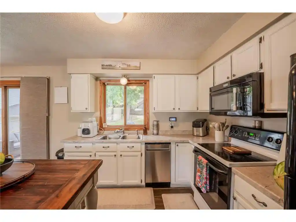 2nd image of 1127 5th Street Street, Altoona, WI 54720 | MLS# 7116694