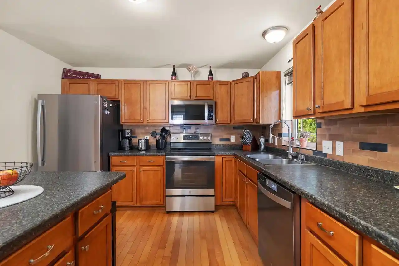3rd image of 530 Lexington Dr Dr, Oregon, WI 53575 | MLS# 2028986