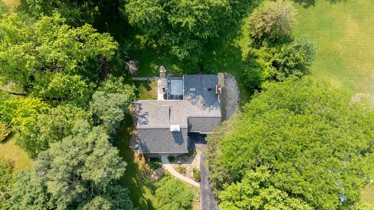 29th image of W278n2147 Lakeview Dr Dr, Hartland, WI 53029 | MLS# 1973481