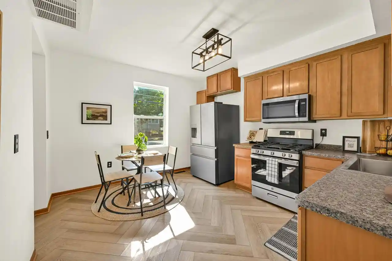 3rd image of 1204 The Strand, Waukesha, WI 53186 | MLS# 1973484