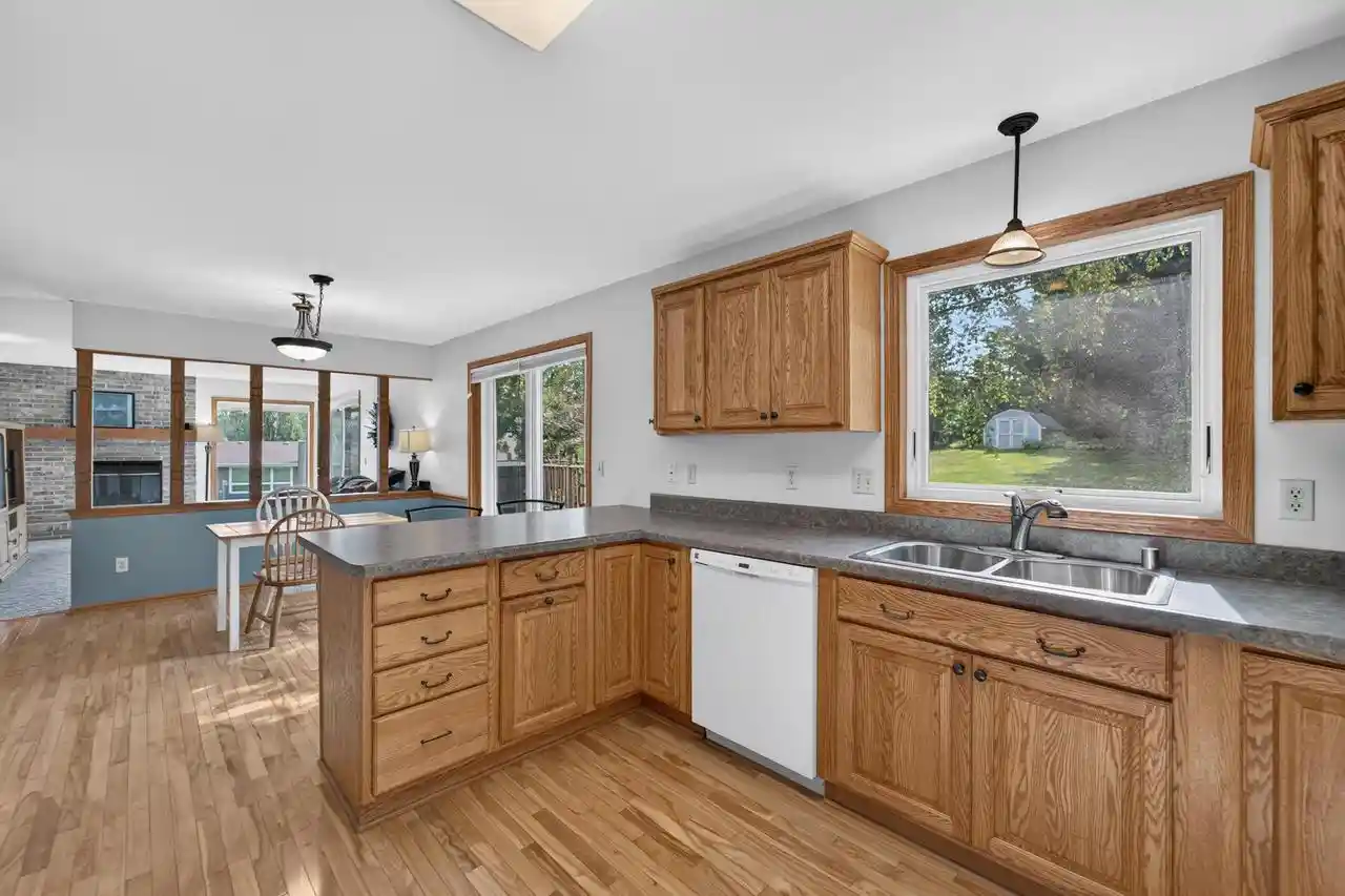 3rd image of 4507 Stonewood Dr Dr, Middleton, WI 53562 | MLS# 2028997