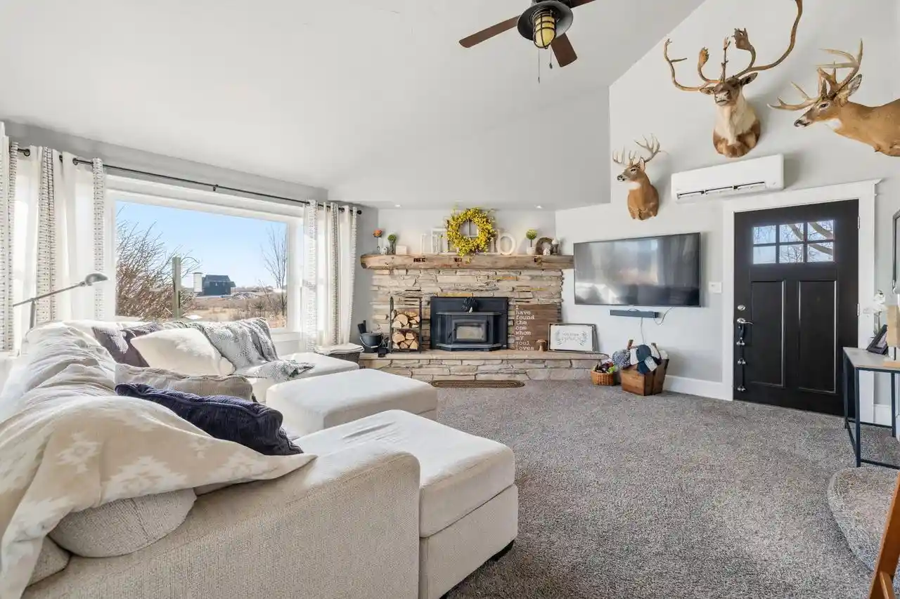 64th image of 1615 Ulao Dr Dr, Grafton, WI 53024 | MLS# 1973497