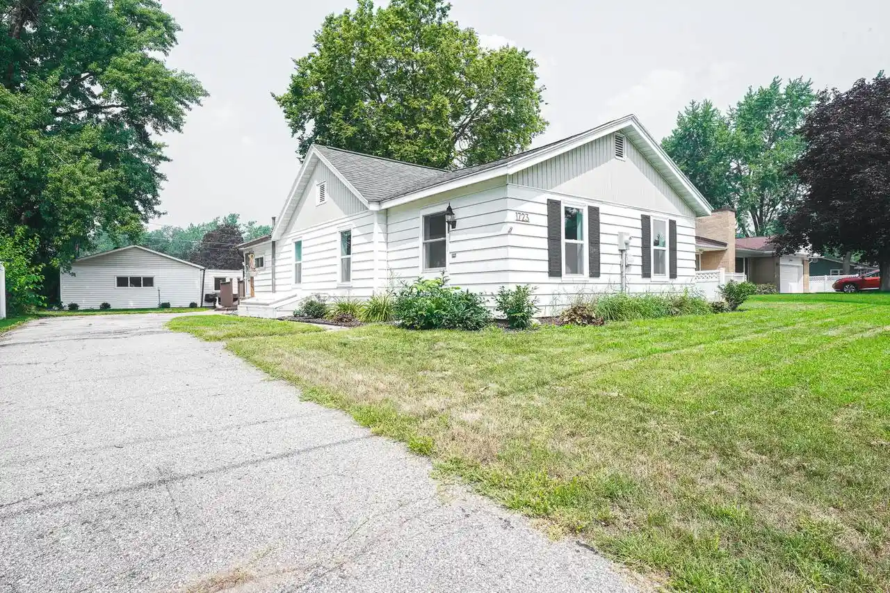 1st image of 1723 Bainbridge Street Street, La Crosse, WI 54603 | MLS# 1973505