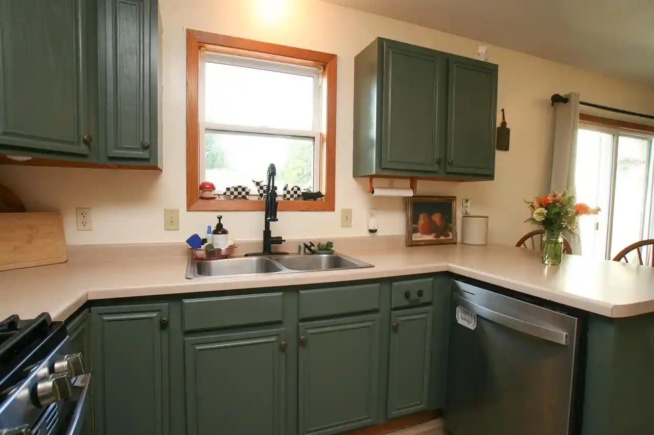 3rd image of 4411 Saratoga Dr Dr, Janesville, WI 53546 | MLS# 2029002