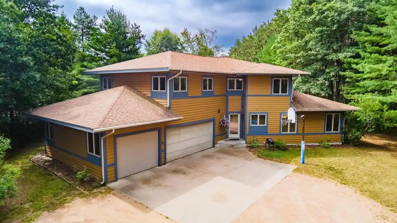 1st image of 126 Virginia Dr Dr, Stevens Point, WI 54481 | MLS# 22603564