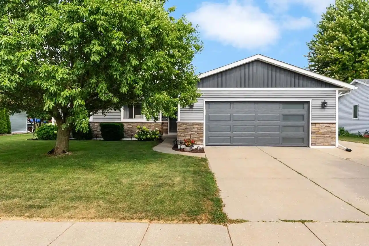 1st image of 52 Hancock Lane Lane, Evansville, WI 53536 | MLS# 2029007