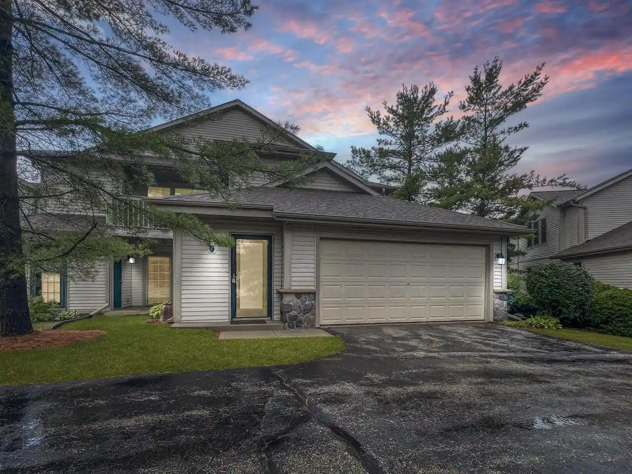 1st image of 2264 Circle Ridge Road Road #D, Delafield, WI 53018 | MLS# 1973524