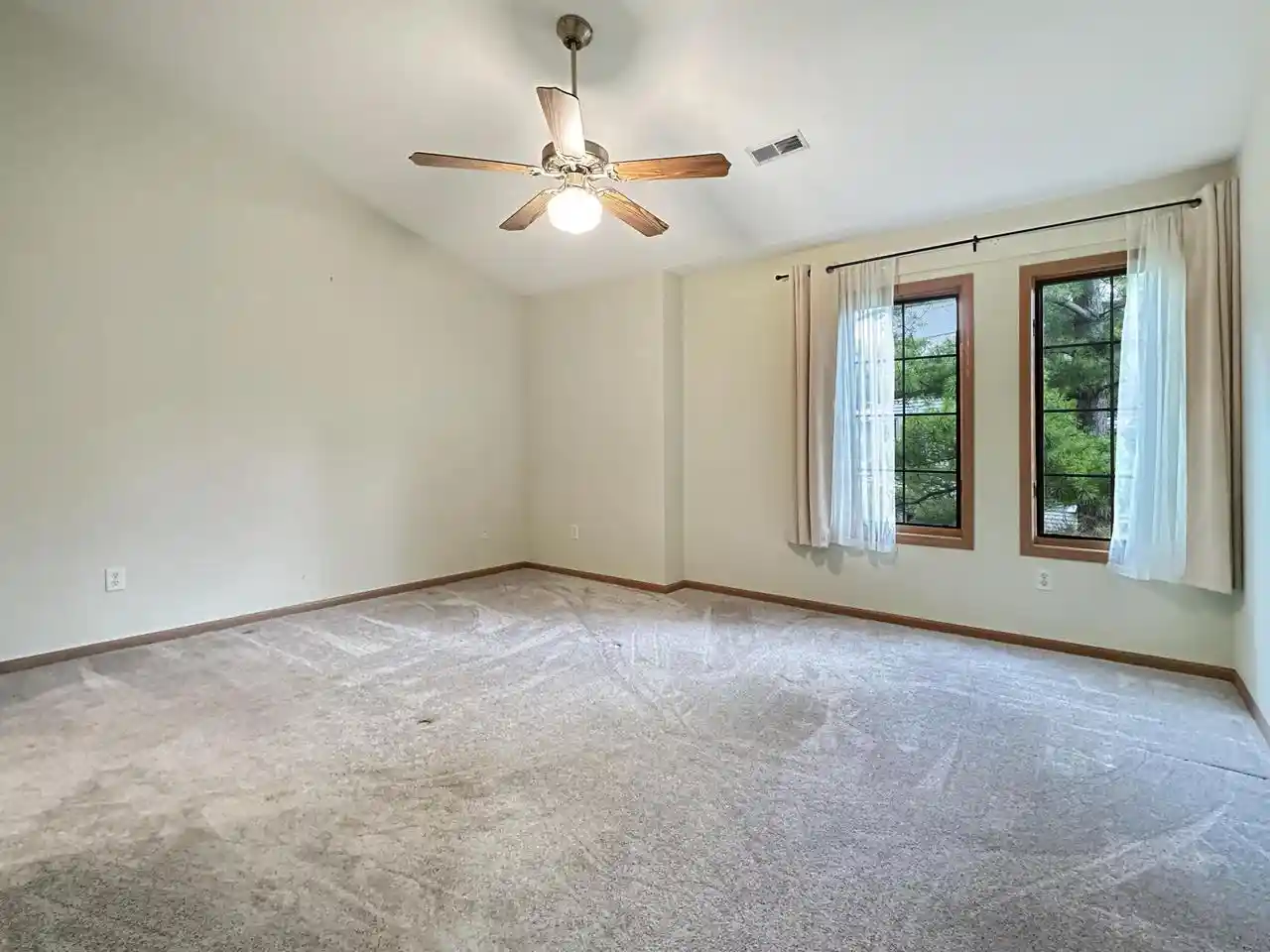 4th image of 2264 Circle Ridge Road Road #D, Delafield, WI 53018 | MLS# 1973524