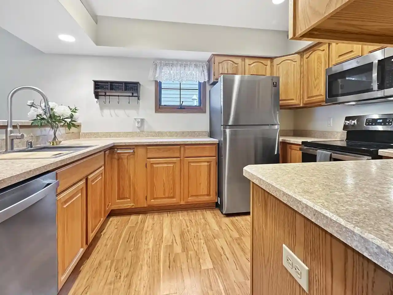 21st image of 2264 Circle Ridge Road Road #D, Delafield, WI 53018 | MLS# 1973524