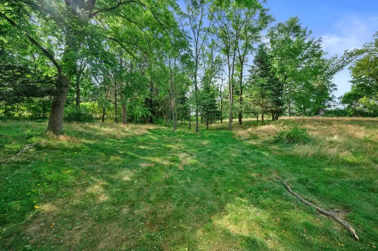 4th image of W259S7205 Oakdale Dr Dr, Waukesha, WI 53189 | MLS# 1973525
