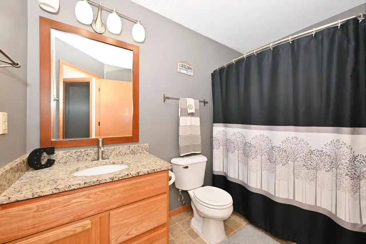 4th image of W201N16255 Ash Dr Dr, Jackson, WI 53037 | MLS# 1973532