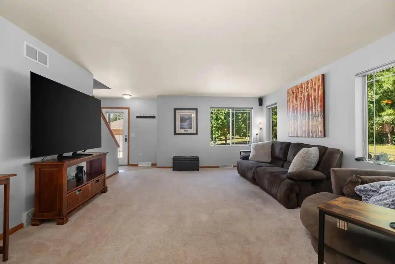Photo 2 of Sale Pending at 530 Lexington Dr Dr, Oregon, WI 53575 | MLS# 2029012 | Listing updated on 2026-08-17