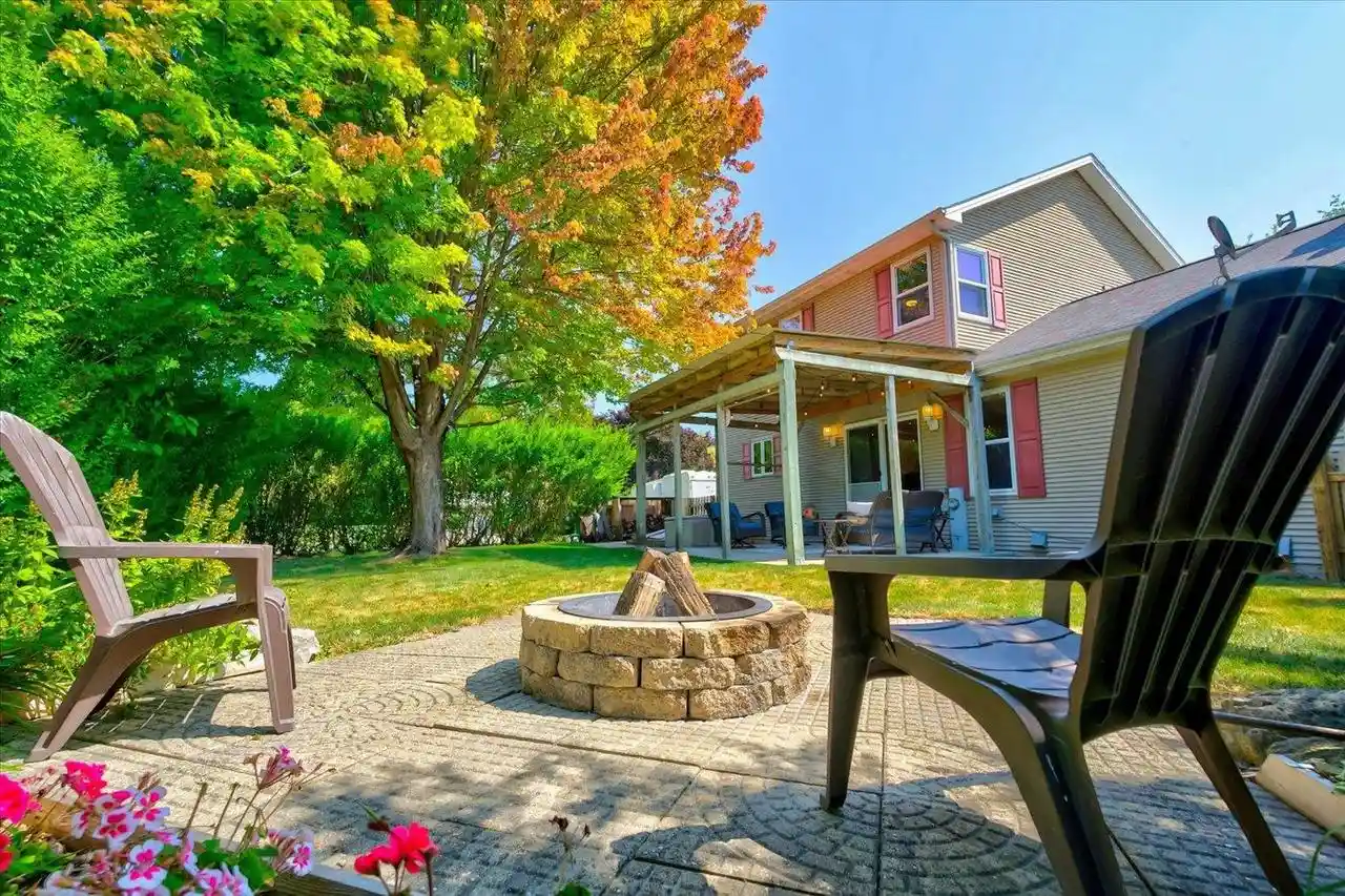 1st image of 1004 Gomer Dr Dr, Beaver Dam, WI 53916 | MLS# 2029014