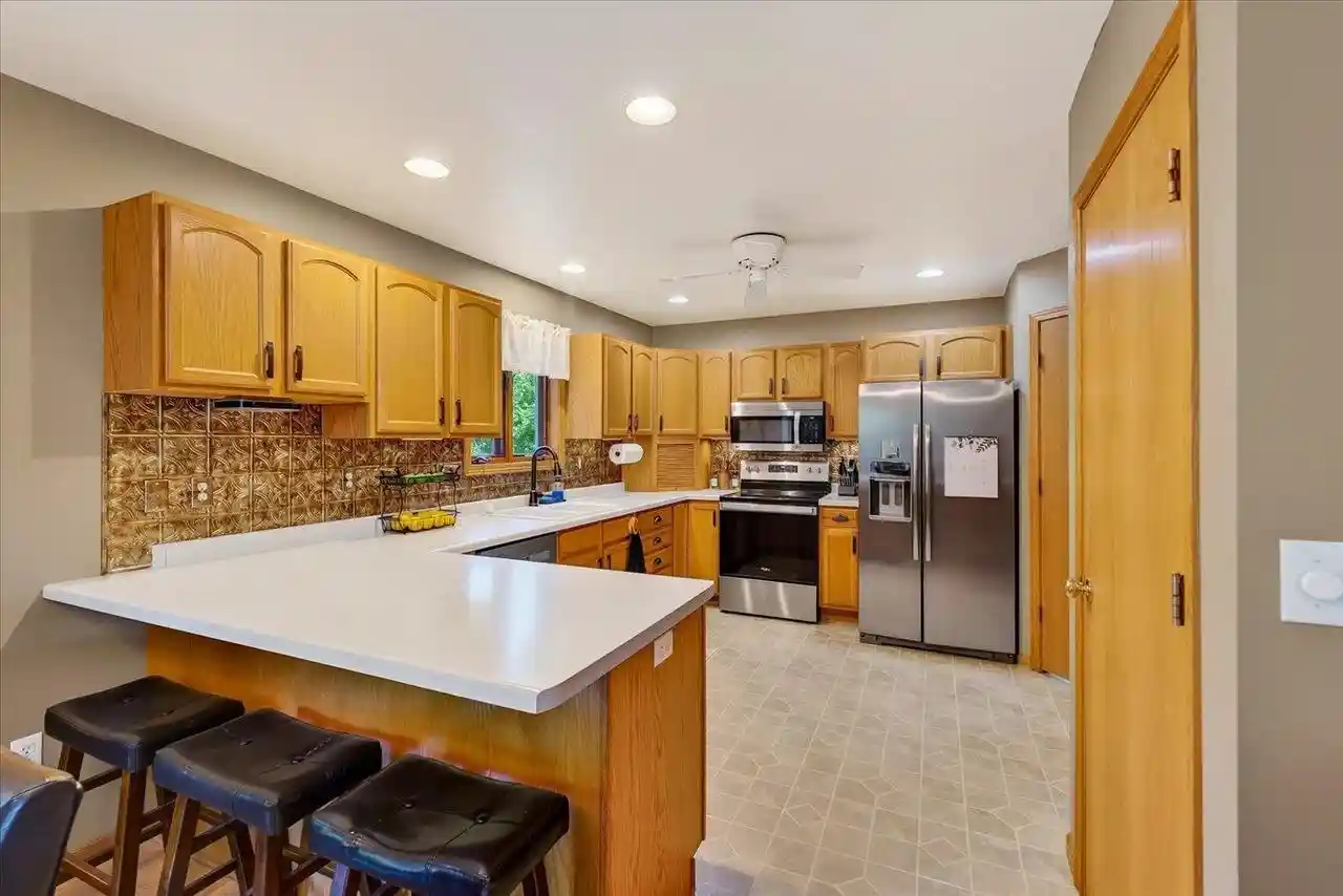 3rd image of 1004 Gomer Dr Dr, Beaver Dam, WI 53916 | MLS# 2029014