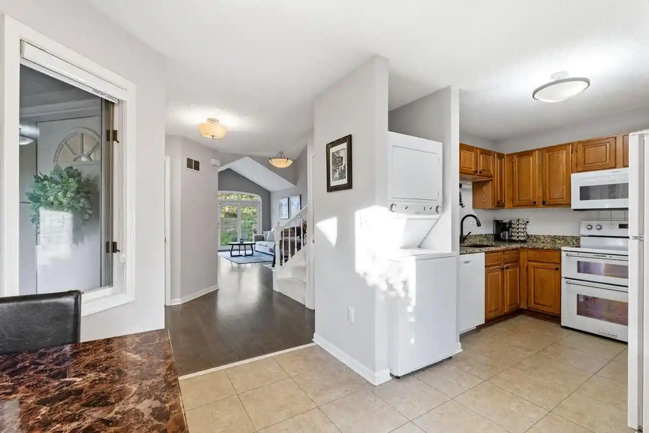 32nd image of W240n2160 Dorchester Dr Dr #11B, Pewaukee, WI 53072 | MLS# 1973548