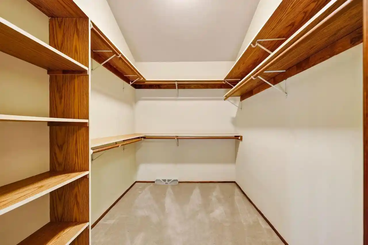 2nd image of W248s6845 Sugar Maple Dr Dr, Waukesha, WI 53189 | MLS# 2029017