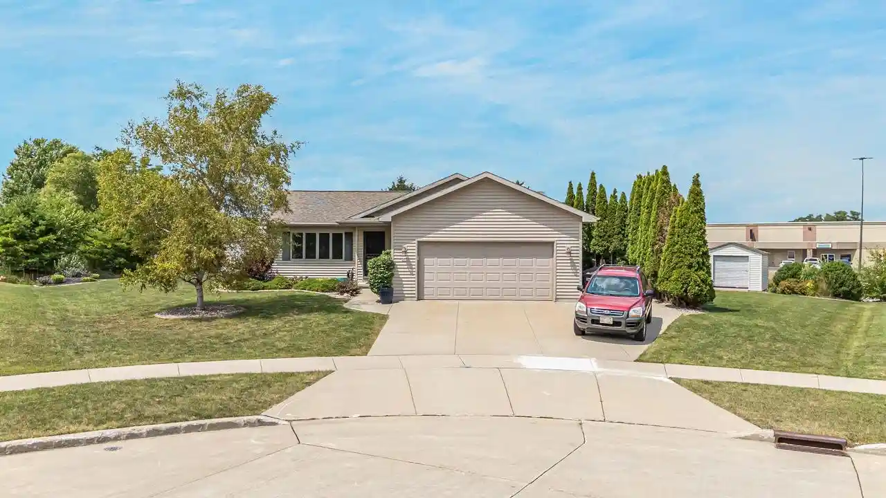 1st image of 365 Lilac Street Street, Oshkosh, WI 54902 | MLS# 50329862