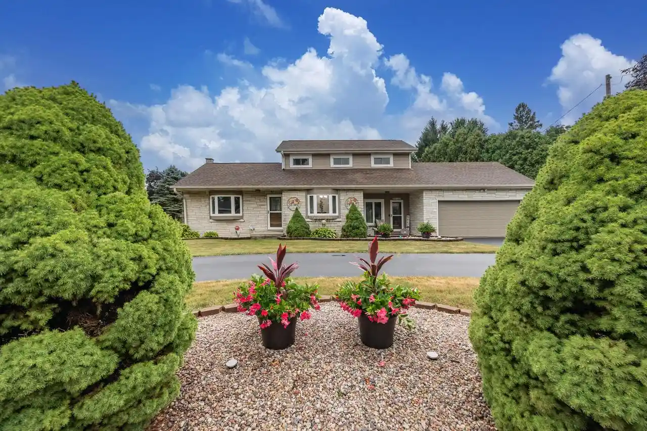 1st image of S94w14409 Groveway Ln Lane Lane, Muskego, WI 53150 | MLS# 1973552