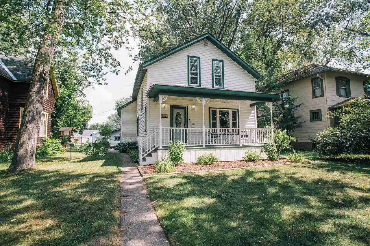 1st image of 907 S Vine Avenue Avenue, Marshfield, WI 54449 | MLS# 22603569