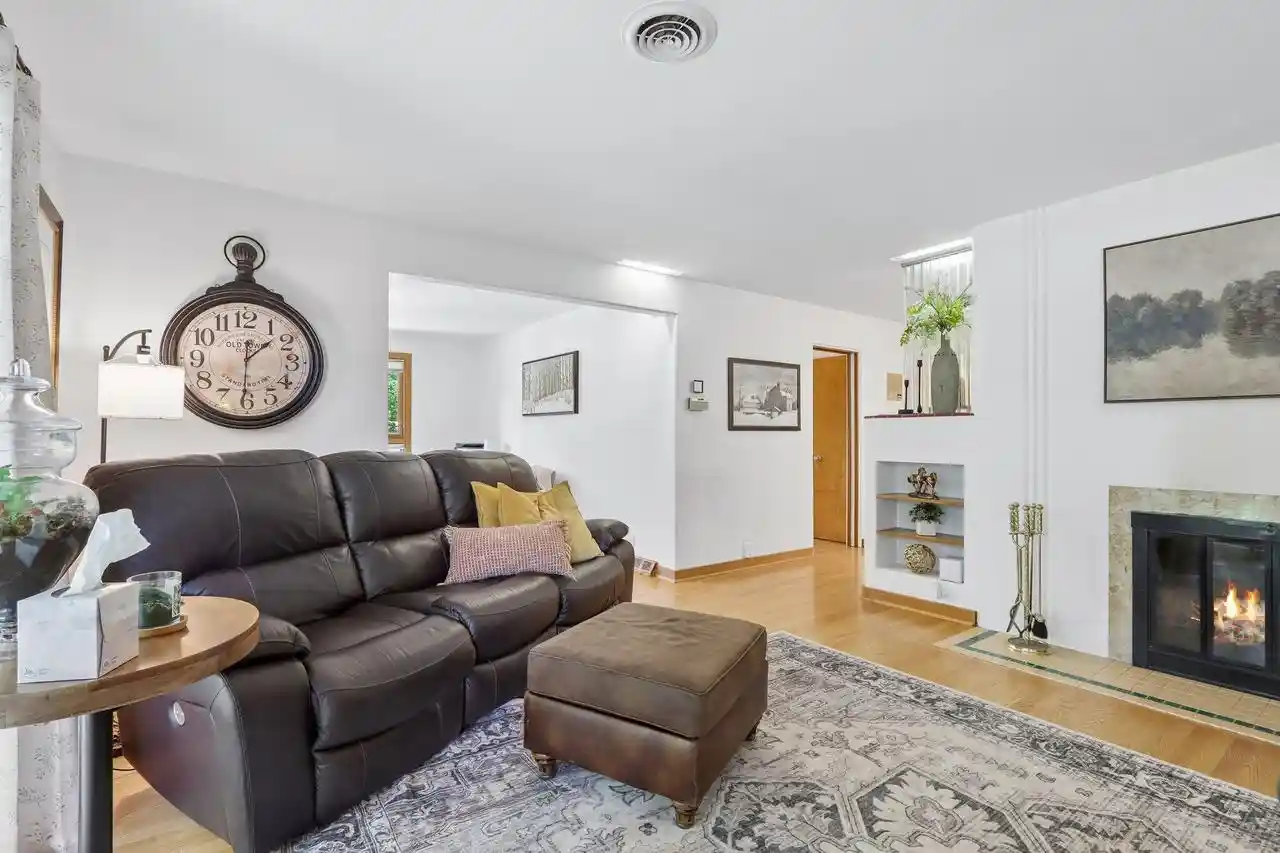 2nd image of 3358 Taylor Avenue Avenue, Elmwood Park, WI 53405 | MLS# 1973562