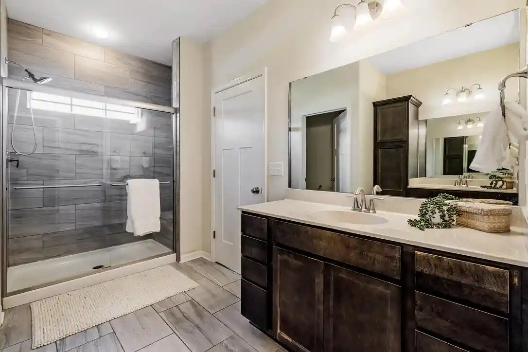 3rd image of 8211 W Highlander Dr Dr, Mequon, WI 53097 | MLS# 1973563