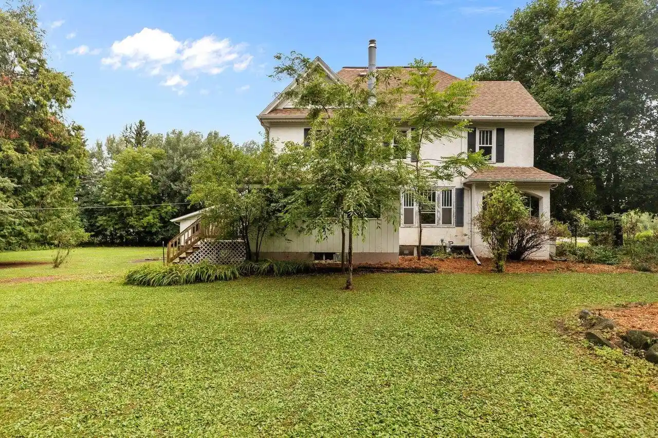 2nd image of N341 Mayflower Dr Dr, Appleton, WI 54914 | MLS# 50329873