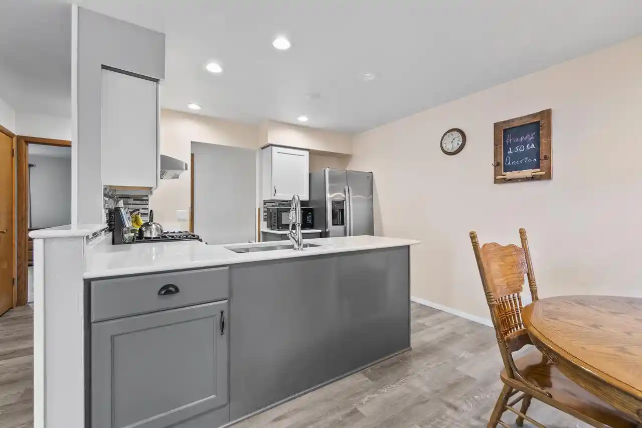 5th image of 647 E Scott Street Street, Fond Du Lac, WI 54935 | MLS# 50329875