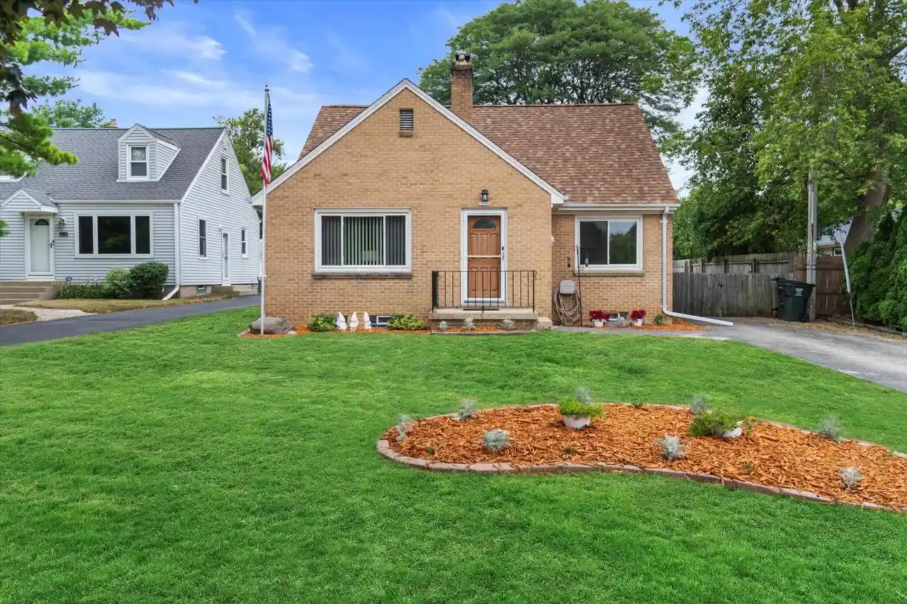 1st image of 13706 W Meadow Lane Lane, New Berlin, WI 53151 | MLS# 1973579