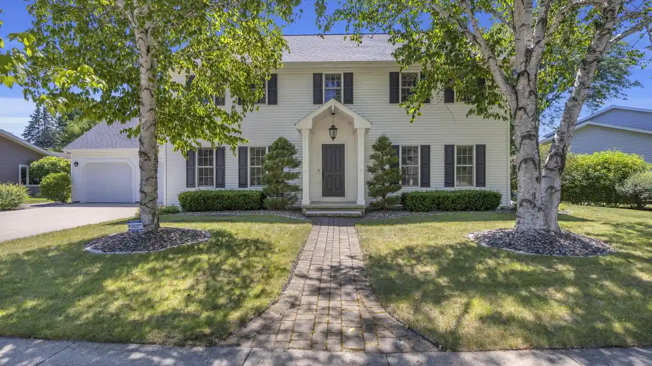 1st image of 22 Eastbrook Lane Lane, Fond Du Lac, WI 54935 | MLS# 1973574
