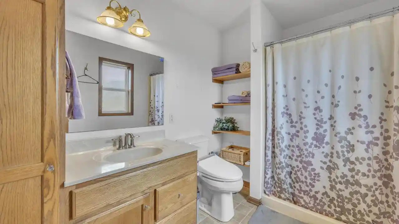 4th image of 1223 Huron Trail Trail, Sheboygan Falls, WI 53085 | MLS# 1973580