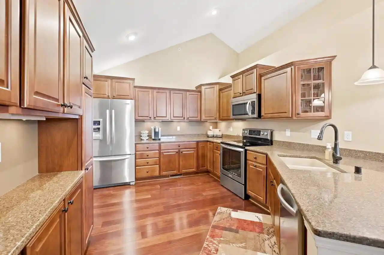 2nd image of W250n4997 William Dr Dr, Pewaukee, WI 53072 | MLS# 1973587