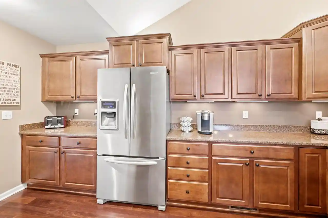 4th image of W250N4997 William Dr Dr, Pewaukee, WI 53072 | MLS# 1973587