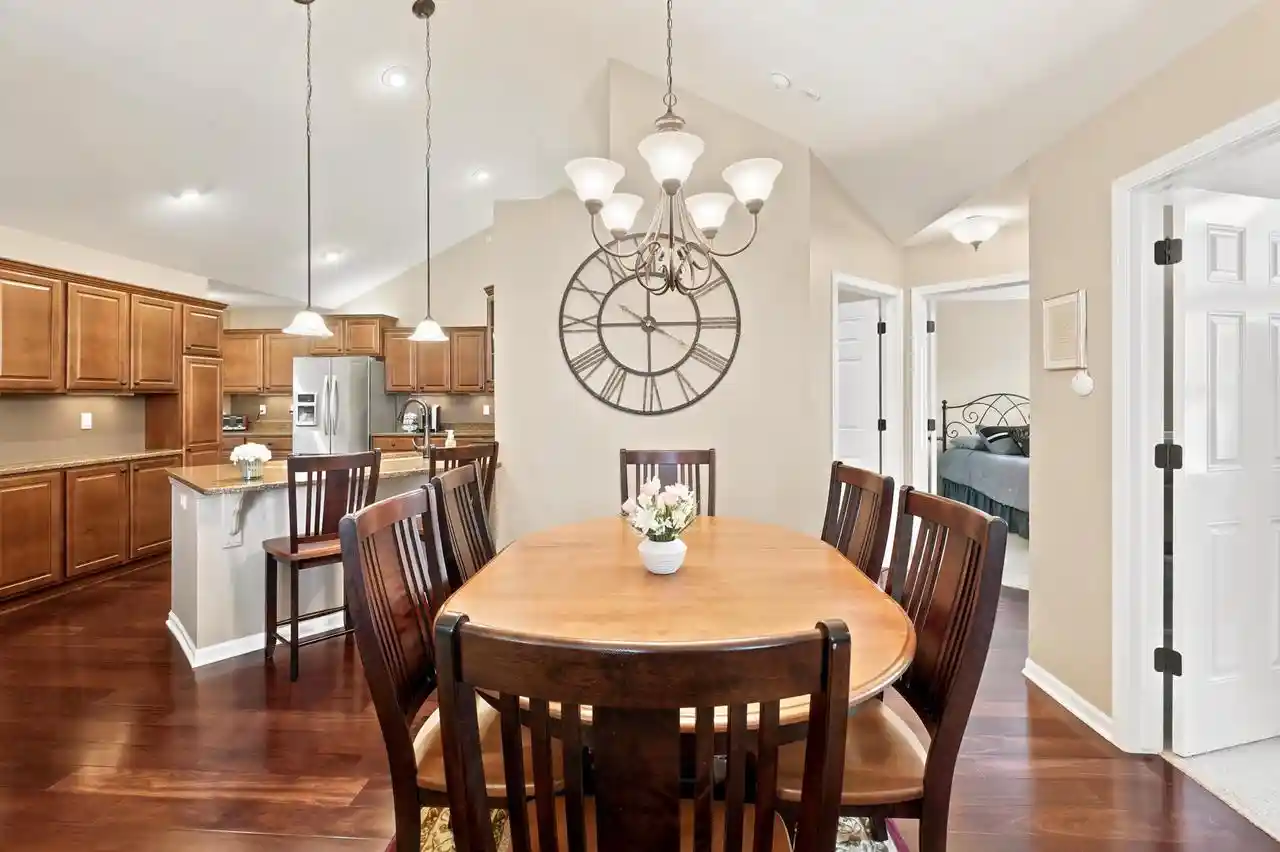 5th image of W250N4997 William Dr Dr, Pewaukee, WI 53072 | MLS# 1973587